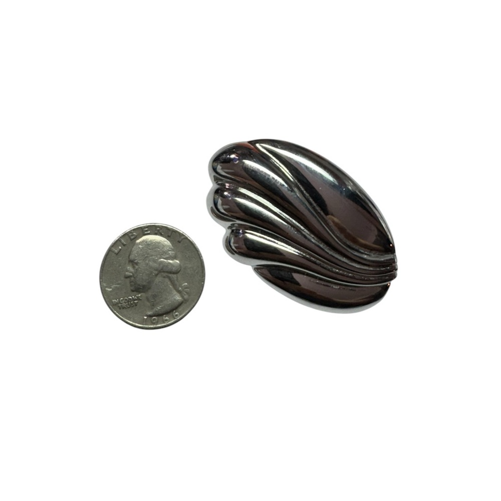 Vintage Monet Brooch | Silver Tone | Oval | Scallop | Shell | Conch | Signed